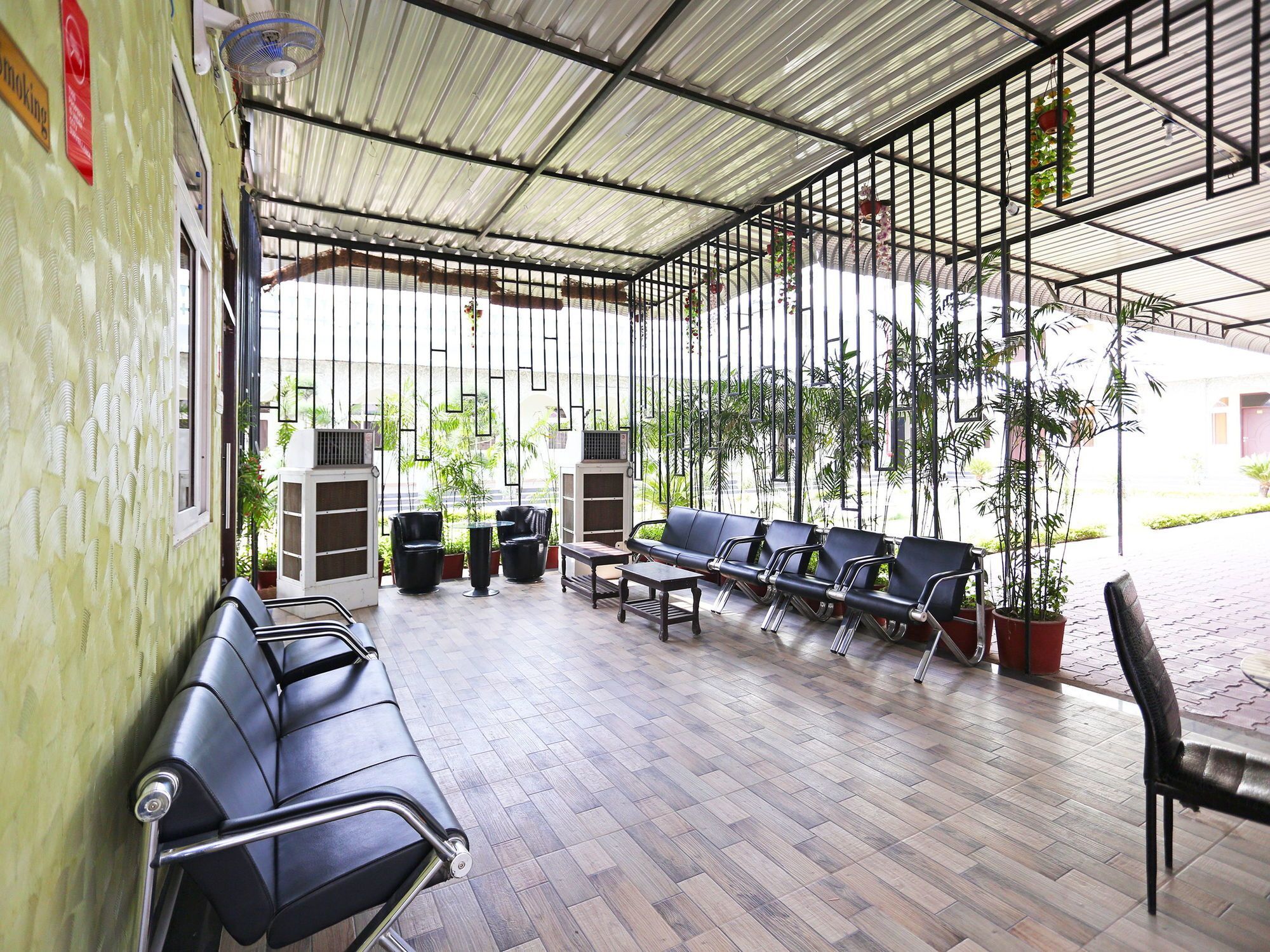 Oyo 10104 Radhika Resort Kota  Luaran gambar