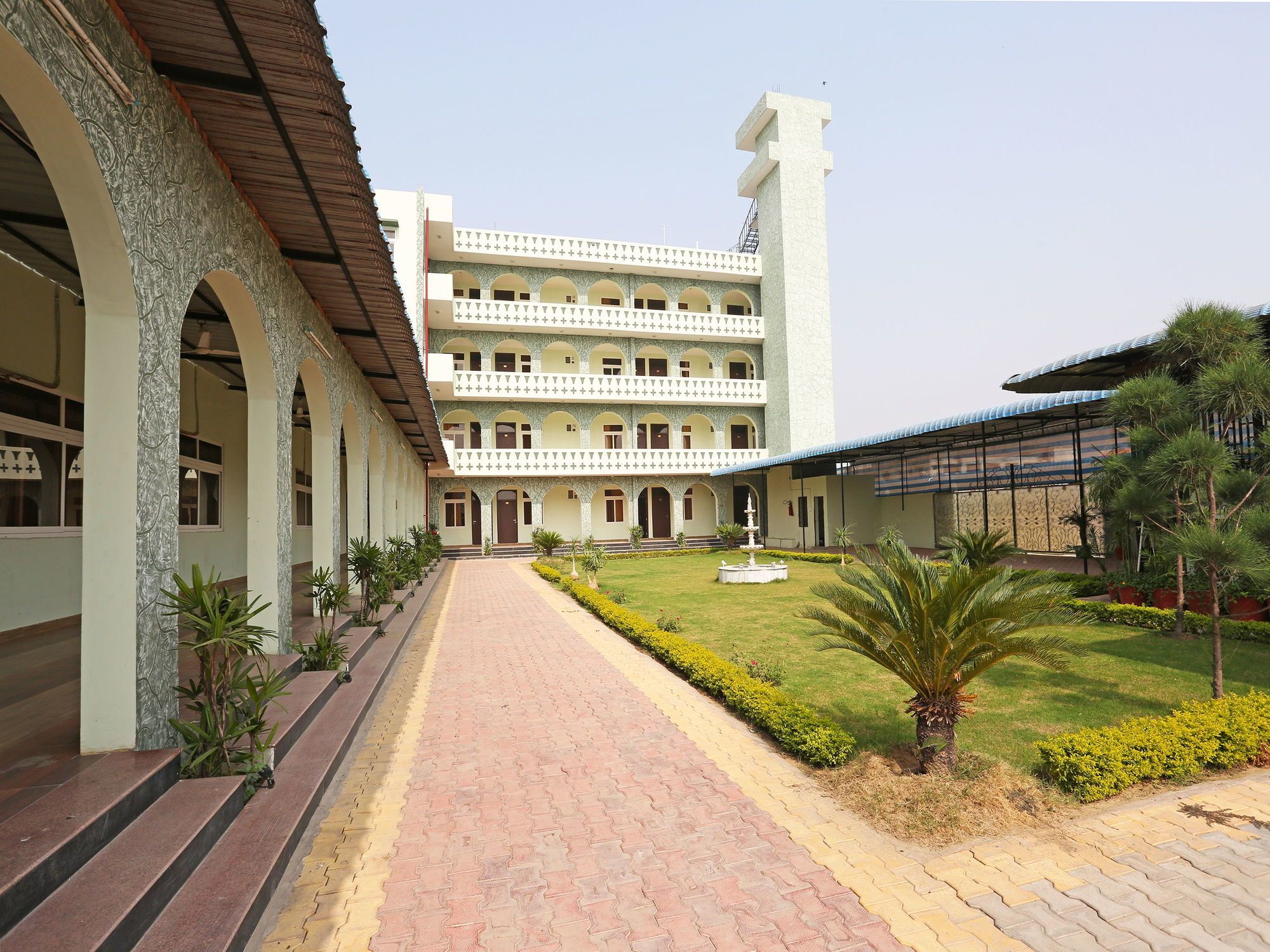 Oyo 10104 Radhika Resort Kota  Luaran gambar