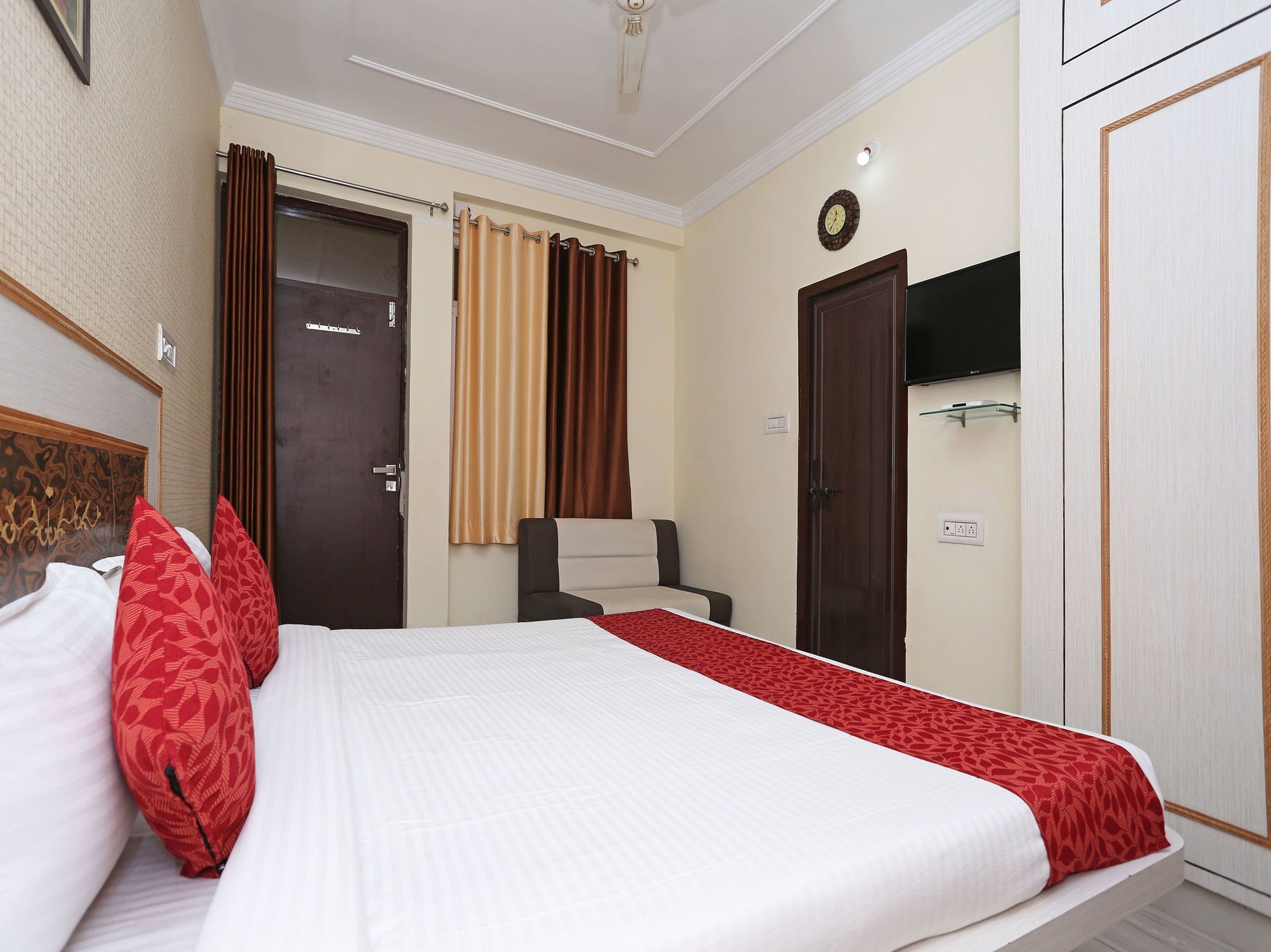 Oyo 10104 Radhika Resort Kota  Luaran gambar